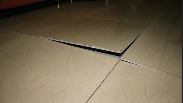 墙砖翘起来了怎么回事啊视频(墙砖翘起来了怎么回事啊视频教学) 墙砖翘起来了怎么回事啊视频(墙砖翘起来了怎么回事啊视频教学)